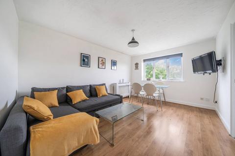 1 bedroom flat to rent, Windmill Drive, Cricklewood, London, NW2