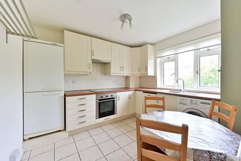 2 bedroom flat to rent, Queensmere Court, Barnes, London, SW13