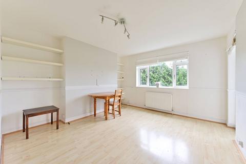 2 bedroom flat to rent, Queensmere Court, Barnes, London, SW13