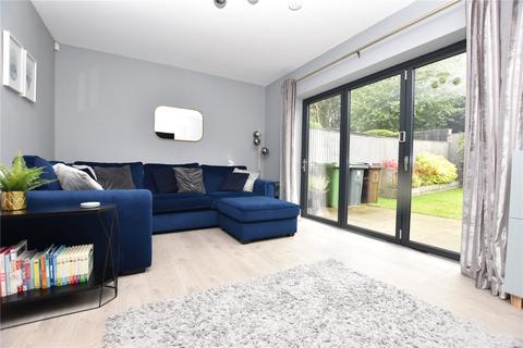 4 bedroom semi-detached house for sale, White Horse Gardens, Birstall, Batley, West Yorkshire