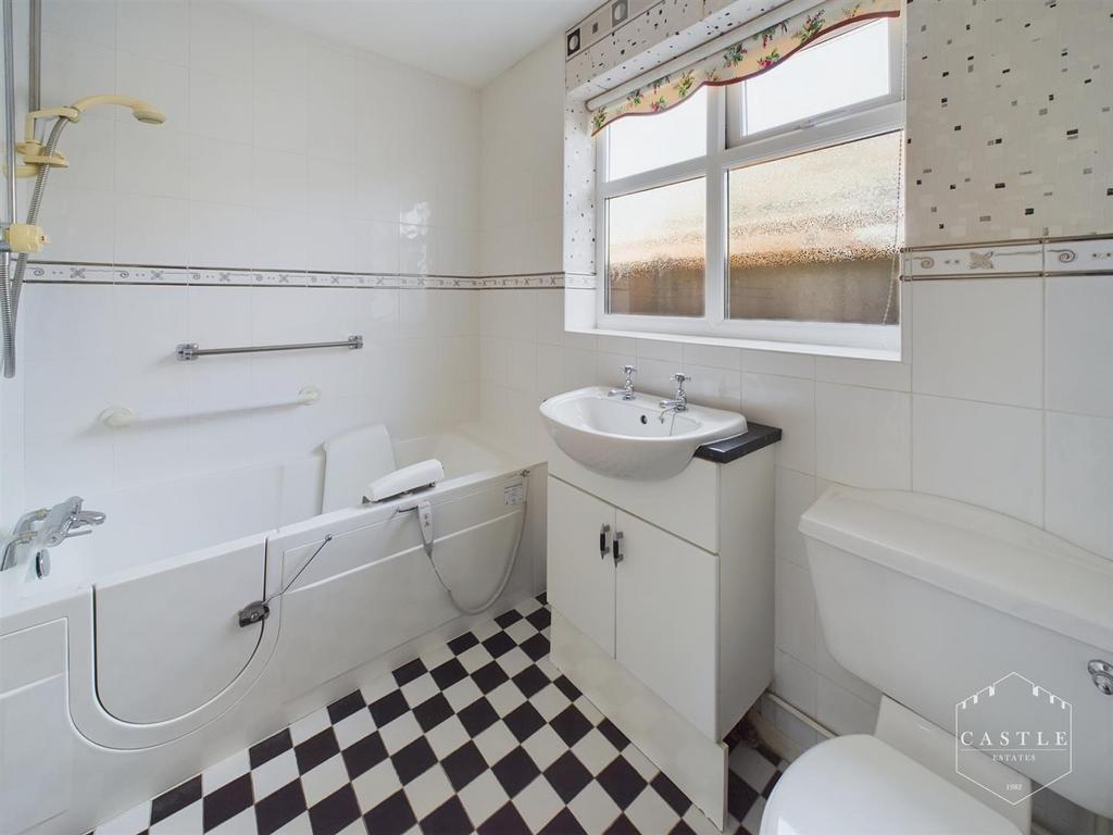 Family bathroom