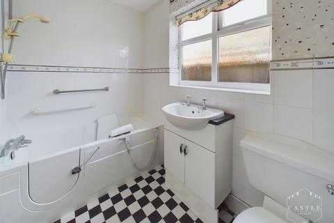 15 Sutton Close, Hinckley, LE10 1TW