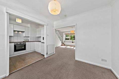 15 Mariner Gardens, Richmond, TW10 7UU