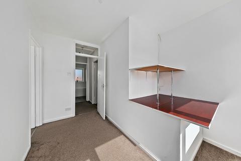15 Mariner Gardens, Richmond, TW10 7UU