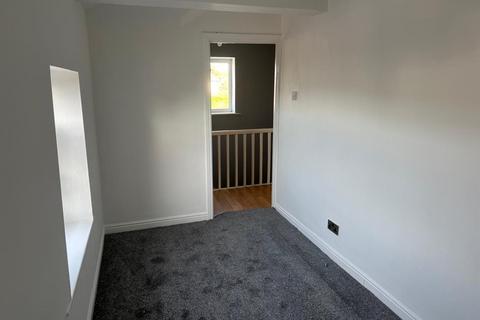 2 bedroom house to rent, Occupation Lane, Pudsey