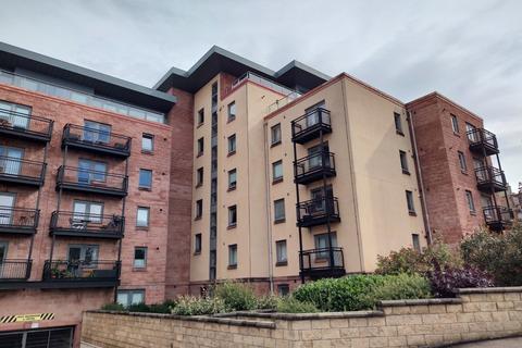 3 bedroom flat to rent, Slateford Gait, Edinburgh, Midlothian, EH11