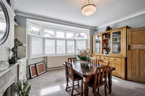 4 bedroom semi-detached house for sale, Gloucester Road, Wanstead