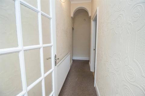 2 bedroom ground floor flat to rent, Queen Alexandra Road, North Shields