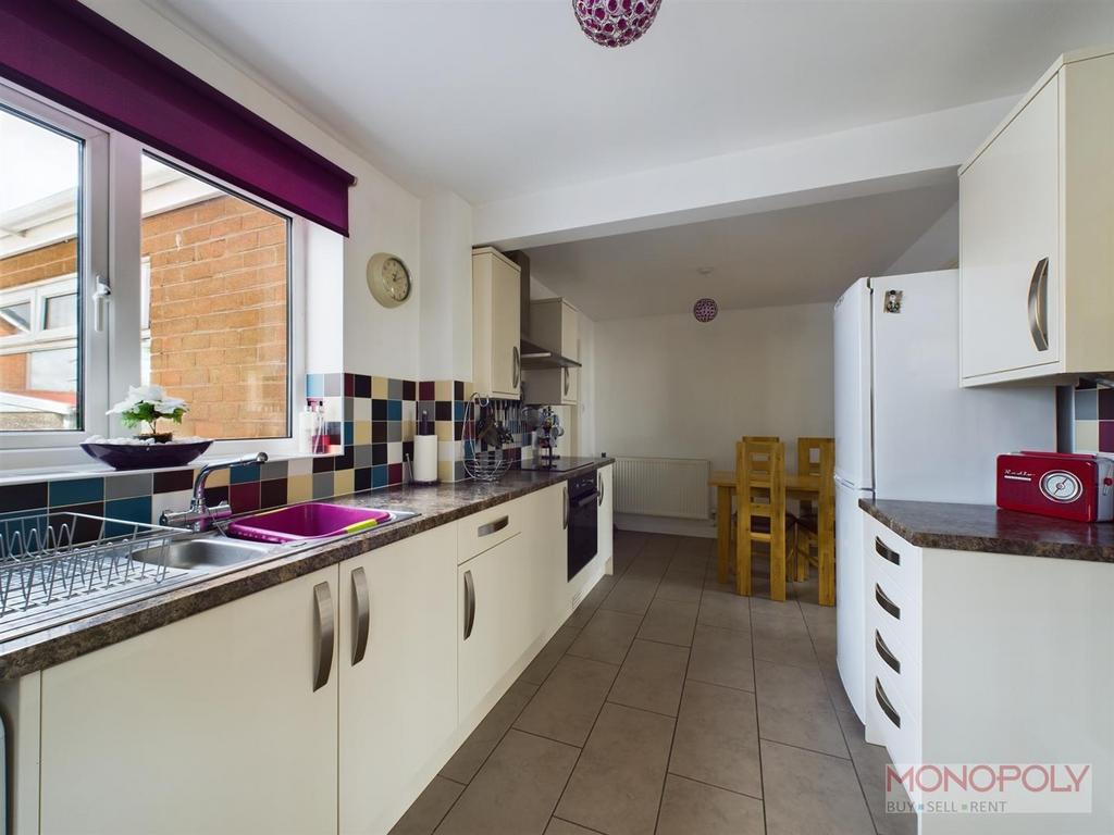 Kitchen/ dining room