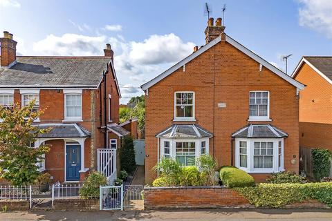 3 bedroom semi-detached house for sale, New Road, Great Baddow, Chelmsford