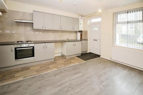 15 Junction Row, Bradford, BD2 4JZ