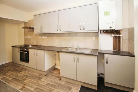 15 Junction Row, Bradford, BD2 4JZ