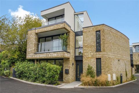 4 bedroom detached house to rent, Orchard Grove, London SW20