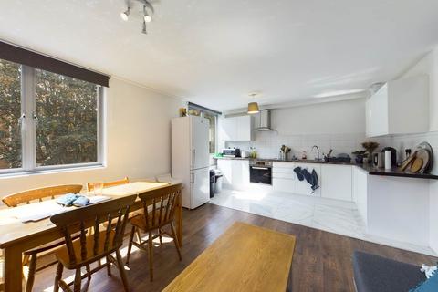 4 bedroom flat to rent, Millman Street, Bloomsbury, London