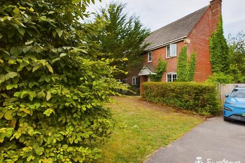 4 bedroom detached house to rent, 1 Collingwood Close Alderbury, SALISBURY, Wiltshire