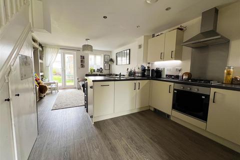 43 Honeypot Way, Walton On The Naze, CO14 8FH