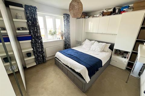 43 Honeypot Way, Walton On The Naze, CO14 8FH