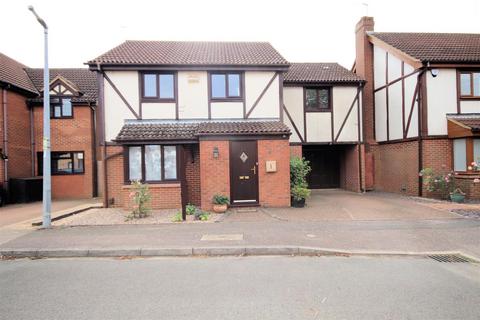 4 bedroom detached house for sale, Frenchmans Close, Toddington, Dunstable