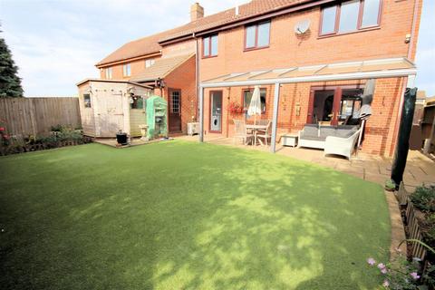 4 bedroom detached house for sale, Frenchmans Close, Toddington, Dunstable