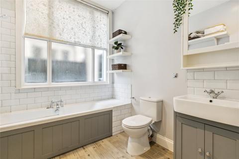 98a Trinity Road, London, SW17 7RL