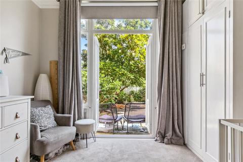 98a Trinity Road, London, SW17 7RL