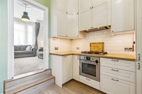 98a Trinity Road, London, SW17 7RL