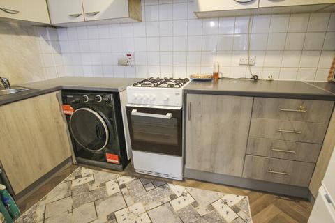 2 bedroom flat for sale, Empress Avenue, Aldersbrook, E12