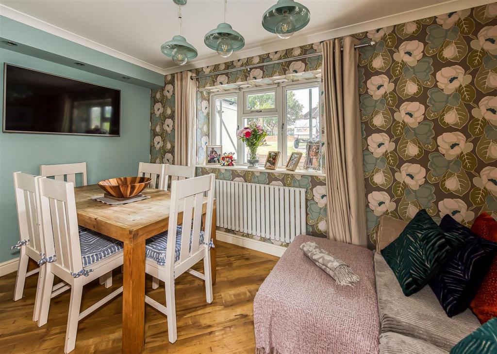 82 Station Road-Dining Room B.jpg