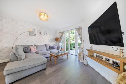 2 bedroom maisonette for sale, West End,  Surrey,  GU24