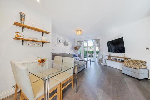 2 bedroom maisonette for sale, West End,  Surrey,  GU24