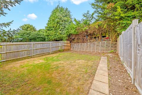 12 Redwing Close, South Croydon, CR2 8QU