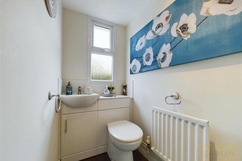 4 Whitewell Close, Barnwood, Gloucester, GL4 3TT