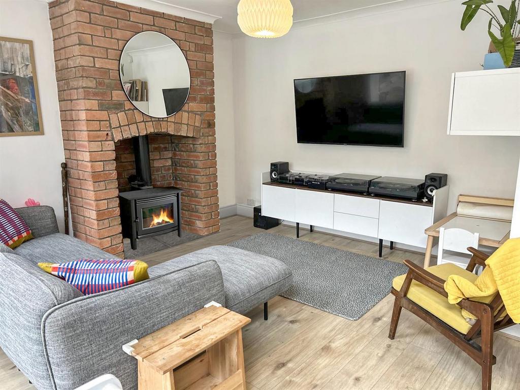 Sitting Area:
