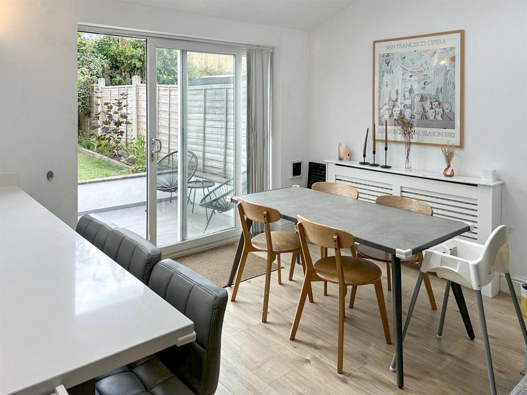 Dining Area:
