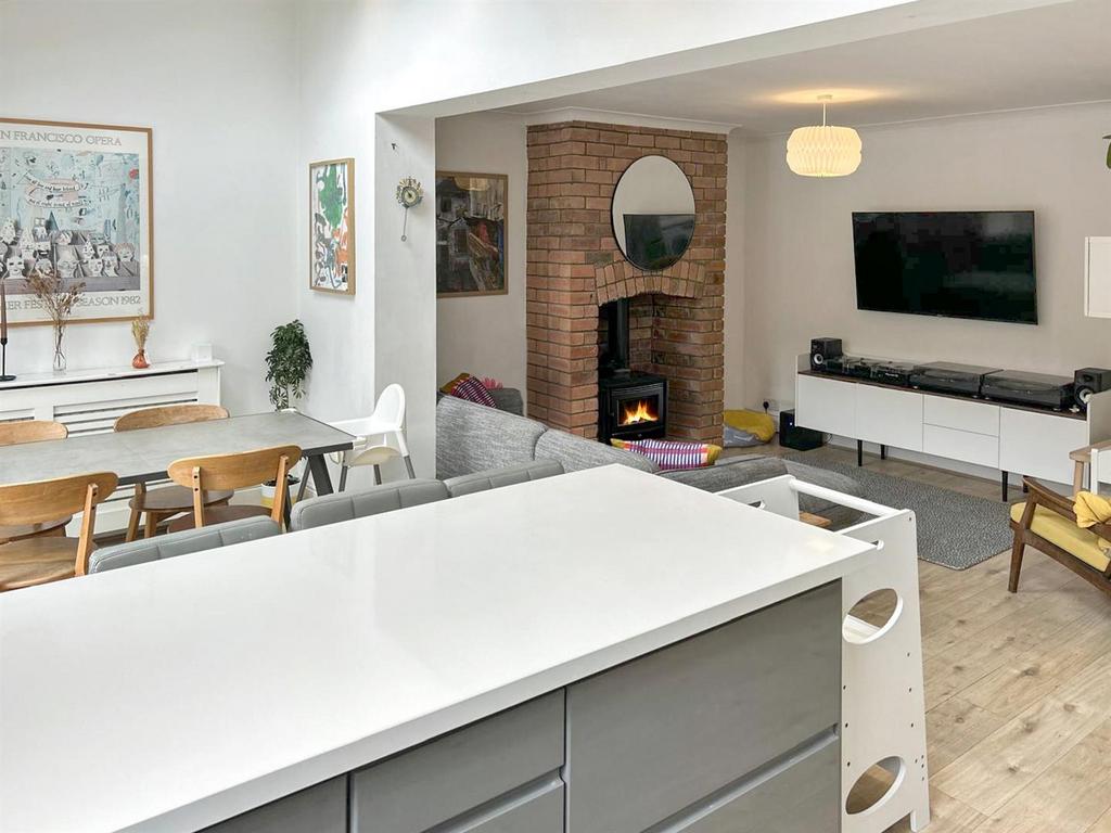 Fitted Kitchen: