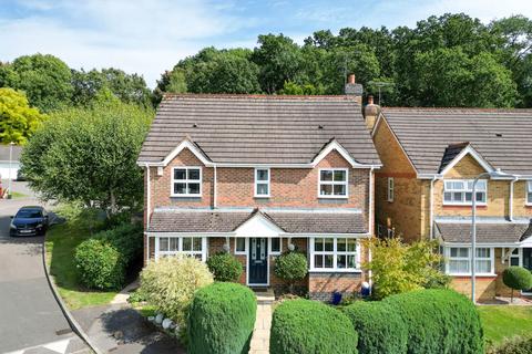 4 bedroom detached house for sale, Aberaman, Emmer Green