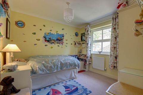 4 Aberaman, Emmer Green, Reading, RG4 8LD