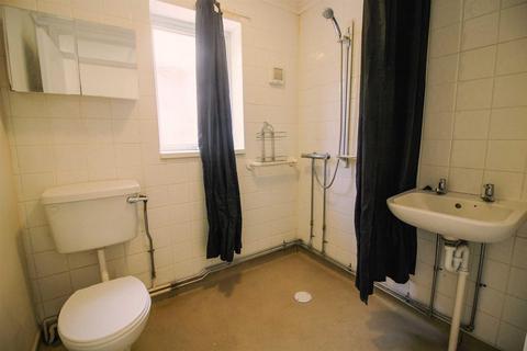 2 Buckden, Wilnecote, Tamworth, B77 4JN