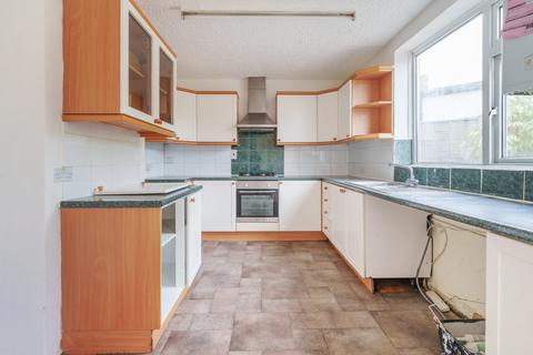 3 bedroom end of terrace house to rent, Ravensbury Road Orpington BR5