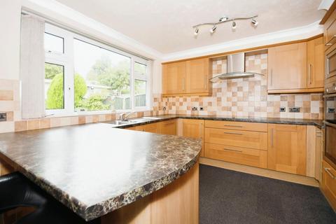 4 bedroom semi-detached house for sale, Tapton Vale, Tapton, Chesterfield, S41 0SY