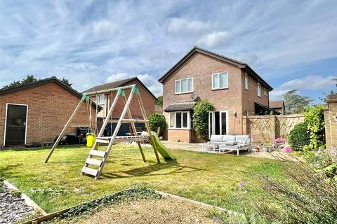 3 bedroom detached house for sale, Cedar Drive, Everton, Lymington, Hampshire, SO41