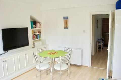 2 bedroom maisonette for sale, Riverside Mansions, Milk Yard, London, E1W 3SU