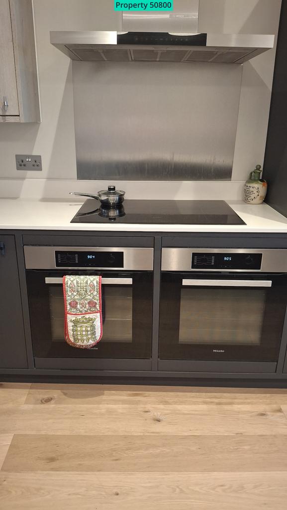 Double oven and hob