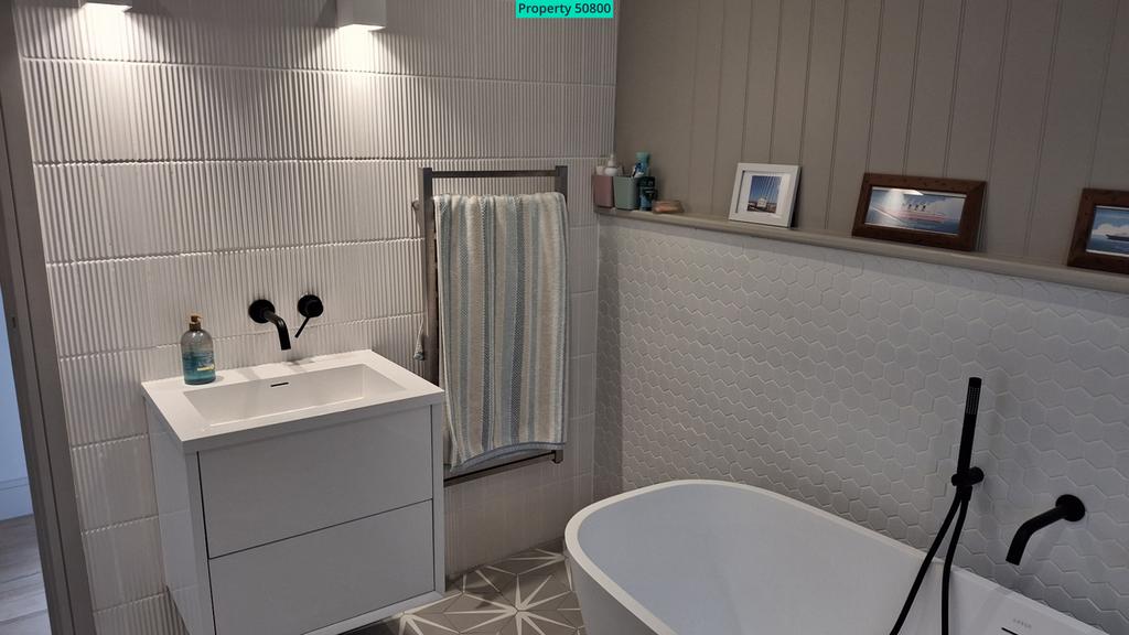 Main bathroom