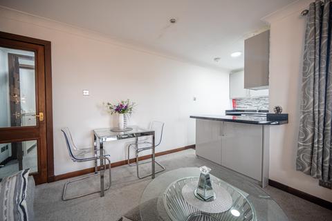Flat 12, 12 Colquhoun Square, Helensburgh, G84 8AD