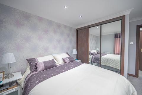 Flat 12, 12 Colquhoun Square, Helensburgh, G84 8AD