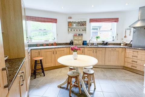 5 bedroom property for sale, Brill, Buckinghamshire