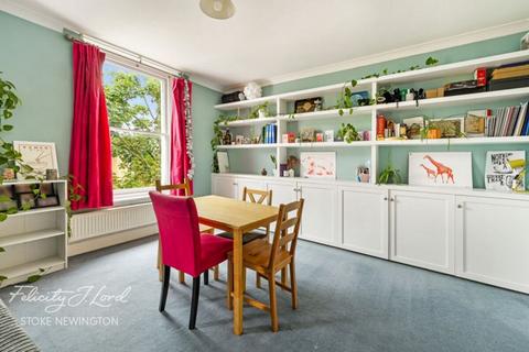 168d Albion Road, London, N16 9JS