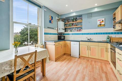 168d Albion Road, London, N16 9JS