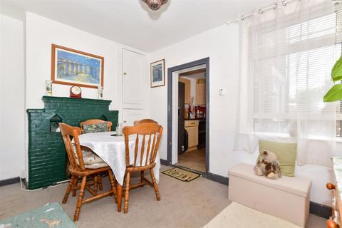 2 bedroom terraced house for sale, London Road, Teynham, Kent